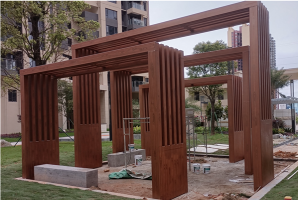 惠州市景观格栅造型钢结构仿木纹漆施工